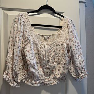 American Eagle Outfitters White Puff Sleeve Crop Blouse